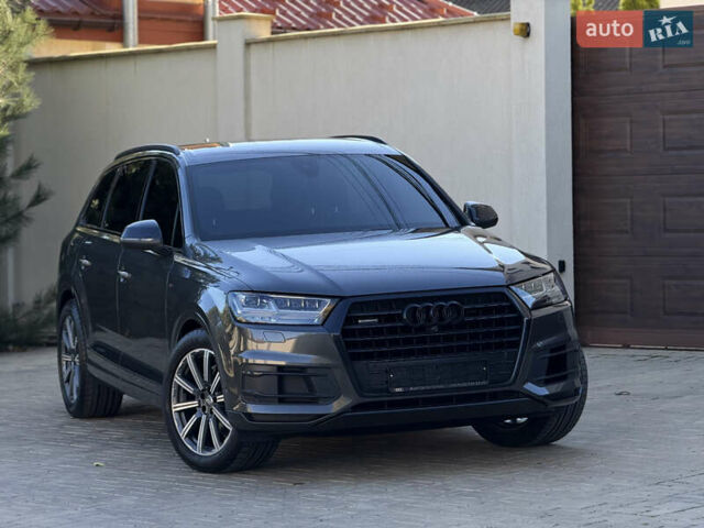 Серый Ауди Ку 7, объемом двигателя 2.97 л и пробегом 140 тыс. км за 48998 $, фото 3 на Automoto.ua