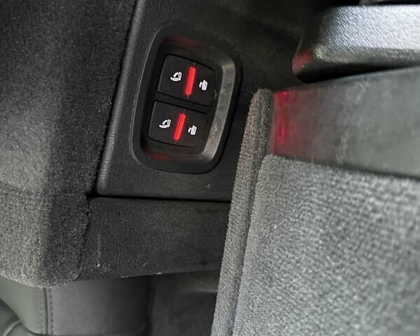 Серый Ауди Ку 7, объемом двигателя 3 л и пробегом 205 тыс. км за 23900 $, фото 27 на Automoto.ua