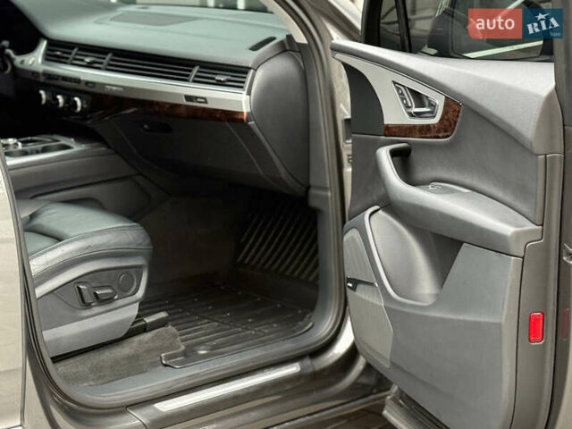 Серый Ауди Ку 7, объемом двигателя 1.98 л и пробегом 139 тыс. км за 27800 $, фото 16 на Automoto.ua