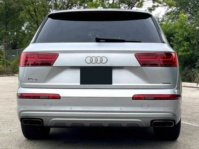 Сірий Ауді Ку 7, об'ємом двигуна 2 л та пробігом 32 тис. км за 13000 $, фото 4 на Automoto.ua