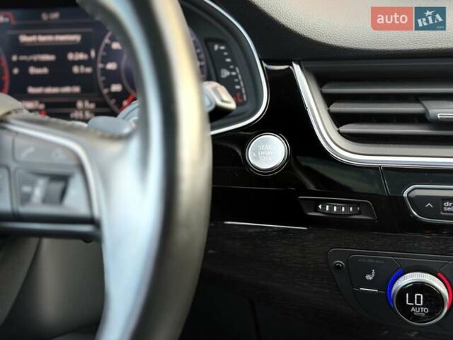 Серый Ауди Ку 7, объемом двигателя 3 л и пробегом 205 тыс. км за 23900 $, фото 57 на Automoto.ua