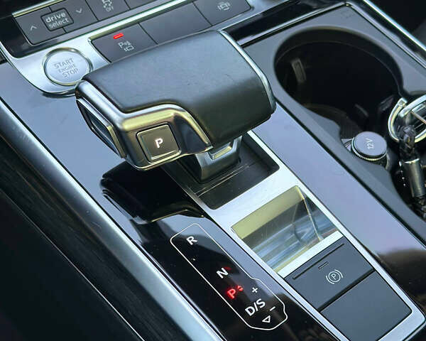 Сірий Ауді Ку 7, об'ємом двигуна 3 л та пробігом 80 тис. км за 39500 $, фото 17 на Automoto.ua