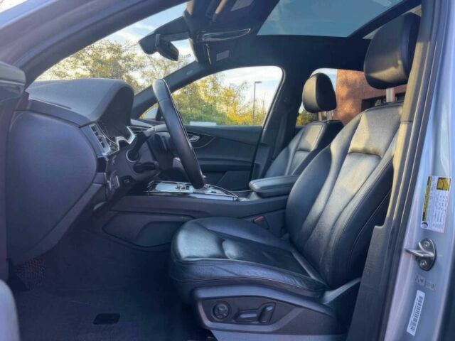 Серый Ауди Ку 7, объемом двигателя 3 л и пробегом 49 тыс. км за 9100 $, фото 6 на Automoto.ua