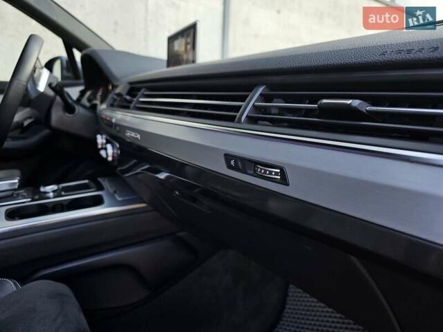 Серый Ауди Ку 7, объемом двигателя 2.97 л и пробегом 109 тыс. км за 53000 $, фото 15 на Automoto.ua