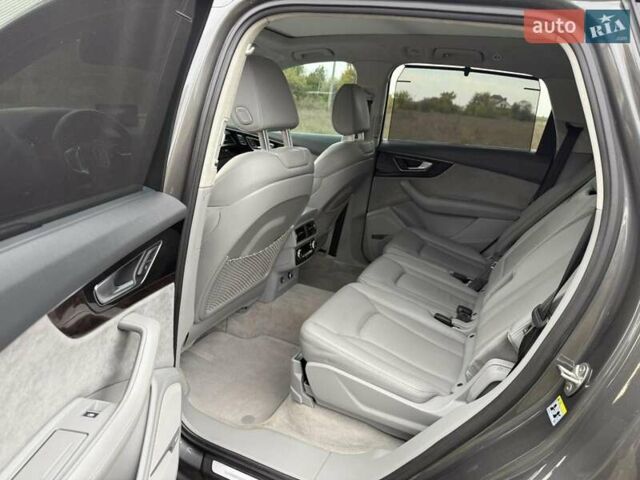 Серый Ауди Ку 7, объемом двигателя 3 л и пробегом 83 тыс. км за 37900 $, фото 23 на Automoto.ua