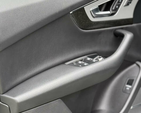 Серый Ауди Ку 7, объемом двигателя 2 л и пробегом 136 тыс. км за 25900 $, фото 33 на Automoto.ua