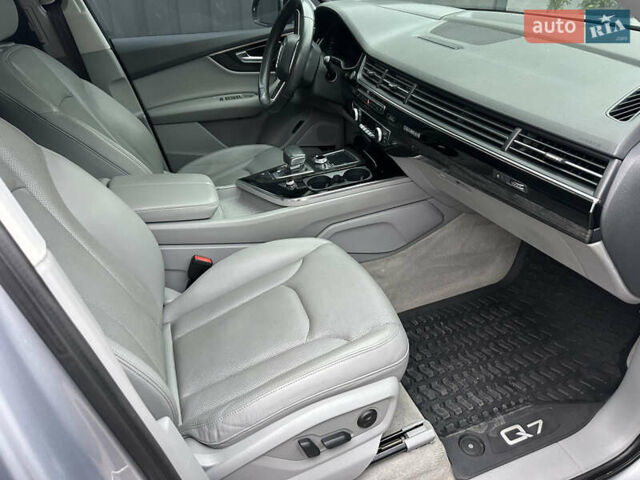Серый Ауди Ку 7, объемом двигателя 3 л и пробегом 158 тыс. км за 28500 $, фото 21 на Automoto.ua