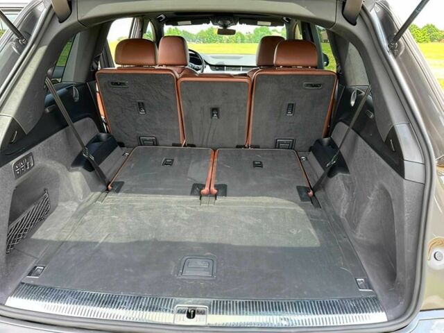 Сірий Ауді Ку 7, об'ємом двигуна 2 л та пробігом 48 тис. км за 16300 $, фото 14 на Automoto.ua