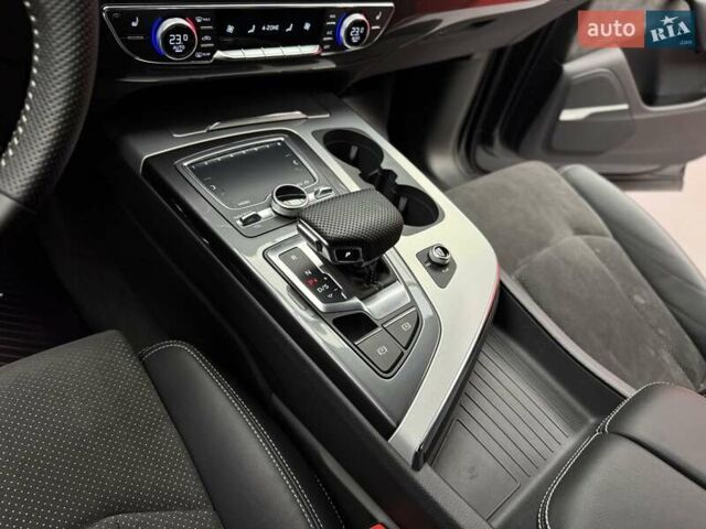 Ауди Ку 7 2019 в Киеве на Automoto.ua Серый Ауди Ку 7, объемом двигателя 3 л и пробегом 100 тыс. км за 48500 $, фото 33 на Automoto.ua