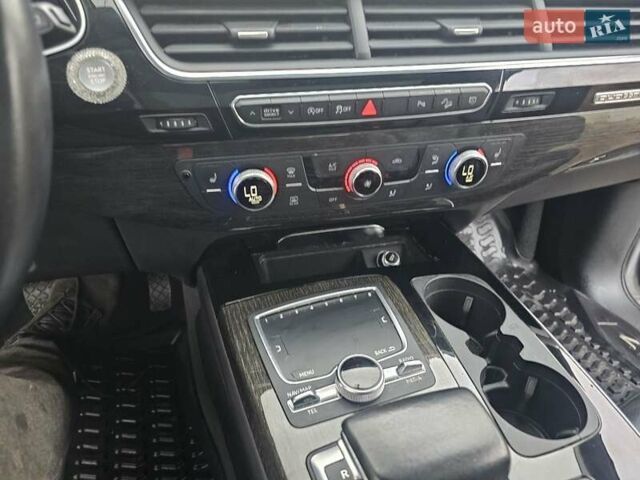 Серый Ауди Ку 7, объемом двигателя 3 л и пробегом 205 тыс. км за 18100 $, фото 31 на Automoto.ua