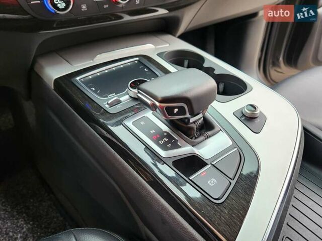 Серый Ауди Ку 7, объемом двигателя 1.98 л и пробегом 59 тыс. км за 32500 $, фото 25 на Automoto.ua