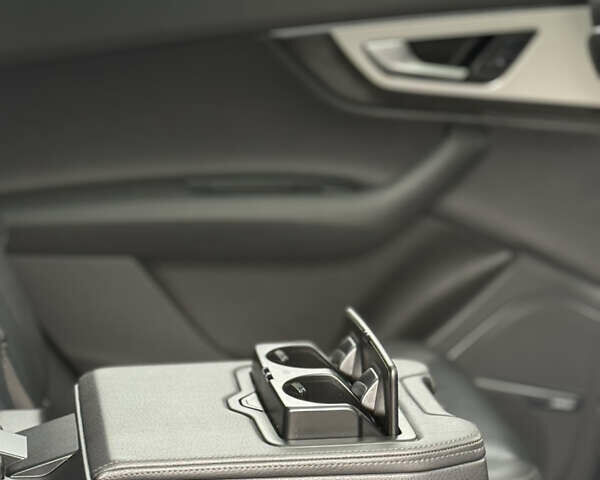 Серый Ауди Ку 7, объемом двигателя 2 л и пробегом 136 тыс. км за 25900 $, фото 81 на Automoto.ua