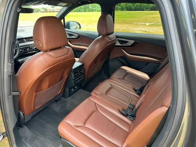 Сірий Ауді Ку 7, об'ємом двигуна 2 л та пробігом 48 тис. км за 16300 $, фото 11 на Automoto.ua