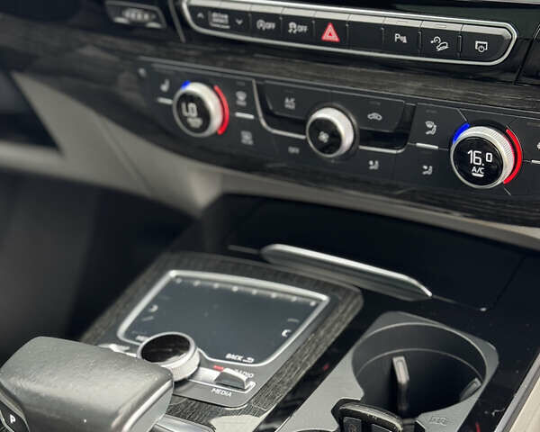 Серый Ауди Ку 7, объемом двигателя 3 л и пробегом 202 тыс. км за 22999 $, фото 18 на Automoto.ua