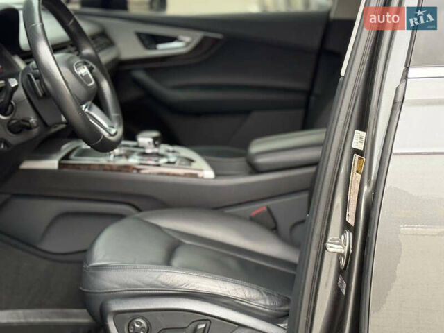 Серый Ауди Ку 7, объемом двигателя 1.98 л и пробегом 139 тыс. км за 27800 $, фото 15 на Automoto.ua