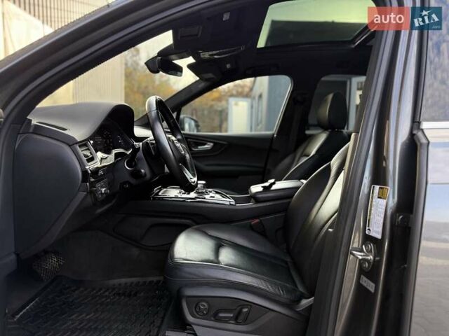 Серый Ауди Ку 7, объемом двигателя 3 л и пробегом 205 тыс. км за 23900 $, фото 42 на Automoto.ua