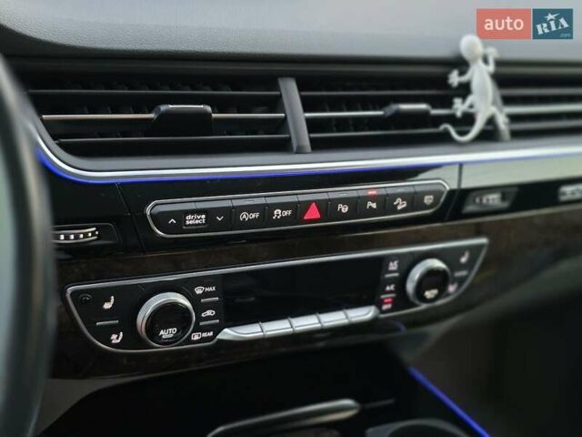 Серый Ауди Ку 7, объемом двигателя 3 л и пробегом 83 тыс. км за 37900 $, фото 32 на Automoto.ua