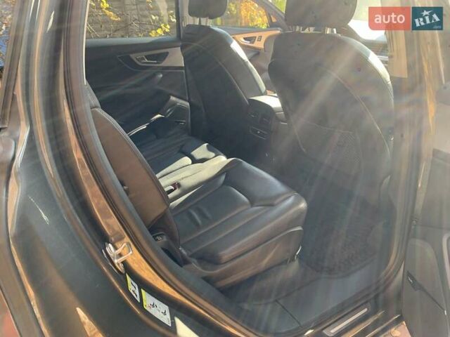 Сірий Ауді Ку 7, об'ємом двигуна 2 л та пробігом 125 тис. км за 33500 $, фото 12 на Automoto.ua