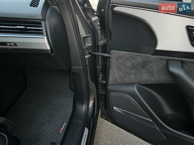 Серый Ауди Ку 7, объемом двигателя 2.97 л и пробегом 109 тыс. км за 53000 $, фото 42 на Automoto.ua