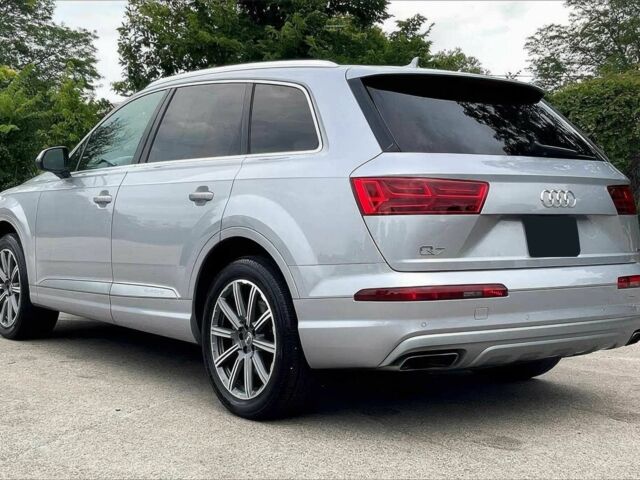 Сірий Ауді Ку 7, об'ємом двигуна 2 л та пробігом 32 тис. км за 13000 $, фото 3 на Automoto.ua