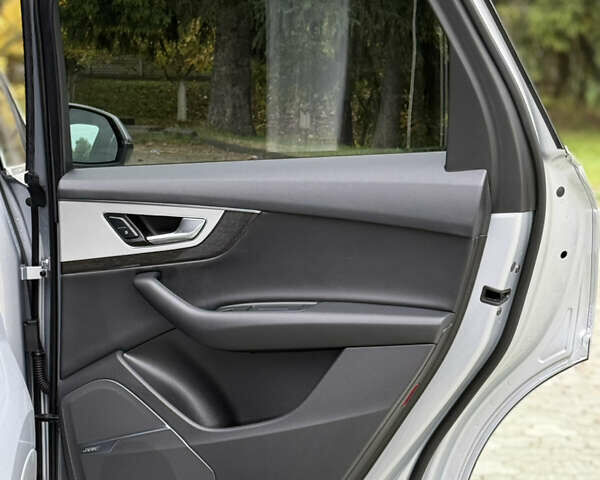 Серый Ауди Ку 7, объемом двигателя 2 л и пробегом 136 тыс. км за 25900 $, фото 71 на Automoto.ua