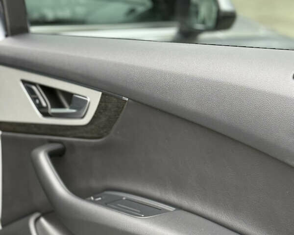 Серый Ауди Ку 7, объемом двигателя 2 л и пробегом 136 тыс. км за 25900 $, фото 72 на Automoto.ua