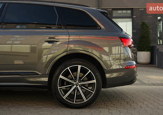 Серый Ауди Ку 7, объемом двигателя 3 л и пробегом 185 тыс. км за 40000 $, фото 12 на Automoto.ua