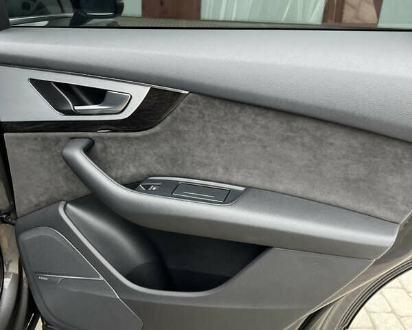 Серый Ауди Ку 7, объемом двигателя 2.97 л и пробегом 132 тыс. км за 49000 $, фото 30 на Automoto.ua