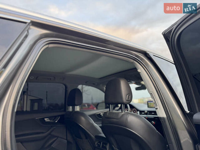 Серый Ауди Ку 7, объемом двигателя 3 л и пробегом 212 тыс. км за 27700 $, фото 28 на Automoto.ua