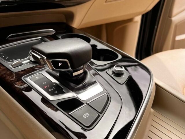 Сірий Ауді Ку 7, об'ємом двигуна 0 л та пробігом 90 тис. км за 17600 $, фото 6 на Automoto.ua