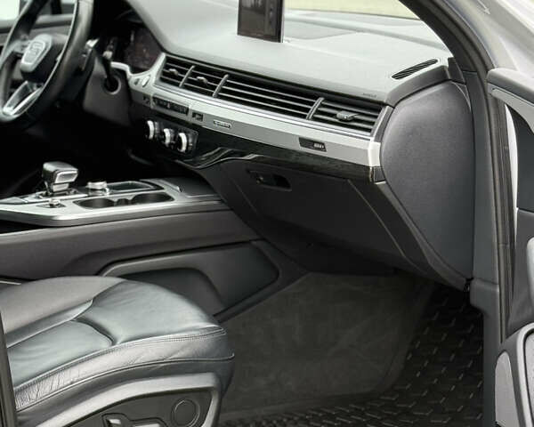 Серый Ауди Ку 7, объемом двигателя 2 л и пробегом 136 тыс. км за 25900 $, фото 61 на Automoto.ua