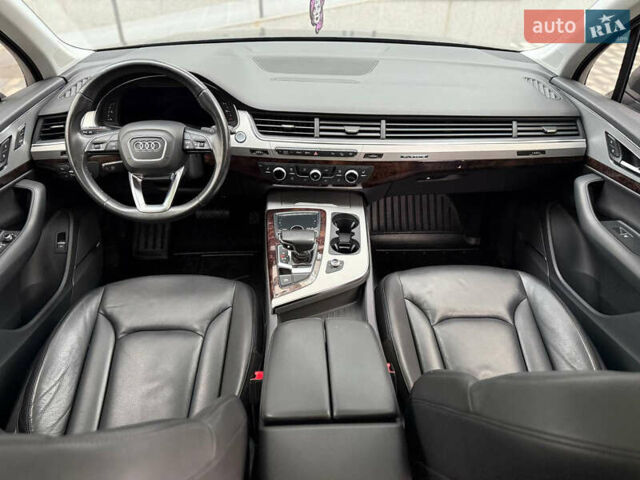 Серый Ауди Ку 7, объемом двигателя 1.98 л и пробегом 139 тыс. км за 27800 $, фото 6 на Automoto.ua