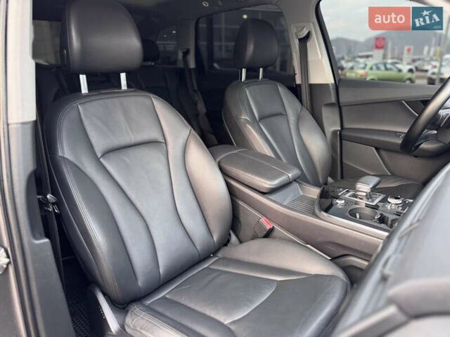 Серый Ауди Ку 7, объемом двигателя 3 л и пробегом 212 тыс. км за 27700 $, фото 30 на Automoto.ua