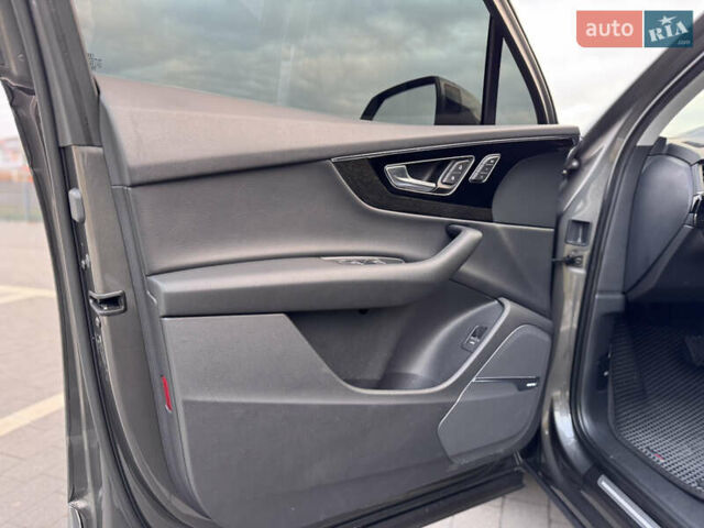 Серый Ауди Ку 7, объемом двигателя 3 л и пробегом 212 тыс. км за 28500 $, фото 15 на Automoto.ua