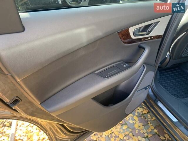 Сірий Ауді Ку 7, об'ємом двигуна 2 л та пробігом 125 тис. км за 33500 $, фото 9 на Automoto.ua