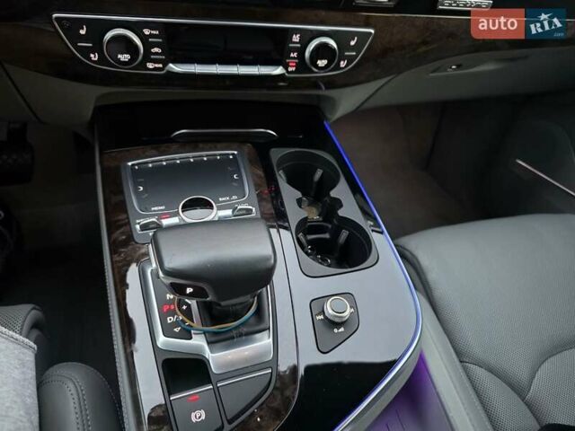 Серый Ауди Ку 7, объемом двигателя 3 л и пробегом 83 тыс. км за 37900 $, фото 33 на Automoto.ua