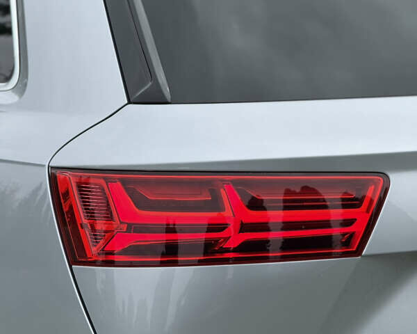 Серый Ауди Ку 7, объемом двигателя 2 л и пробегом 136 тыс. км за 25900 $, фото 28 на Automoto.ua