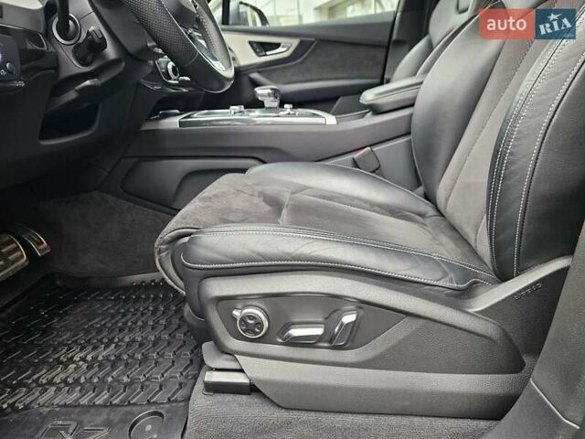 Сірий Ауді Ку 7, об'ємом двигуна 2.97 л та пробігом 71 тис. км за 52490 $, фото 21 на Automoto.ua