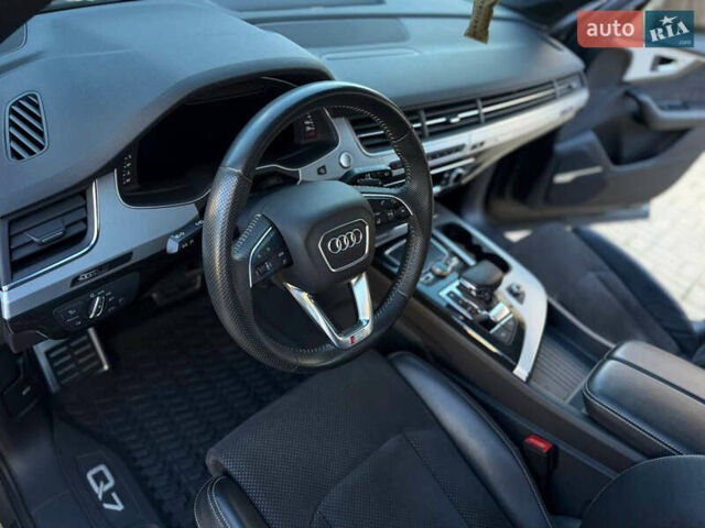 Серый Ауди Ку 7, объемом двигателя 2.97 л и пробегом 140 тыс. км за 48998 $, фото 24 на Automoto.ua