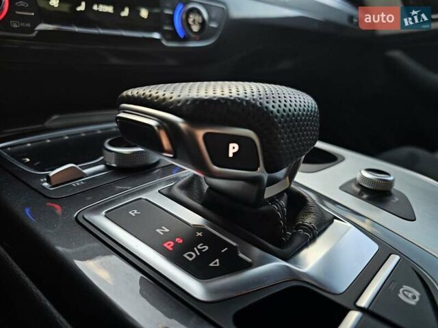 Серый Ауди Ку 7, объемом двигателя 2.97 л и пробегом 109 тыс. км за 53000 $, фото 32 на Automoto.ua