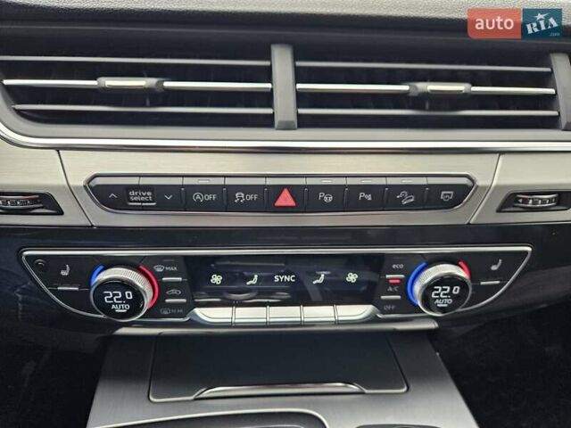 Сірий Ауді Ку 7, об'ємом двигуна 2.97 л та пробігом 71 тис. км за 52490 $, фото 42 на Automoto.ua