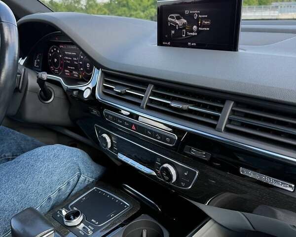 Серый Ауди Ку 7, объемом двигателя 3 л и пробегом 77 тыс. км за 32900 $, фото 6 на Automoto.ua