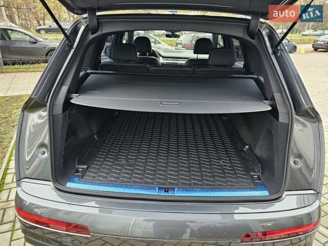 Сірий Ауді Ку 7, об'ємом двигуна 2.97 л та пробігом 71 тис. км за 52490 $, фото 32 на Automoto.ua