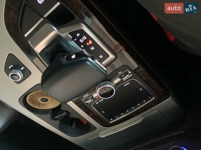 Сірий Ауді Ку 7, об'ємом двигуна 2 л та пробігом 125 тис. км за 33500 $, фото 18 на Automoto.ua