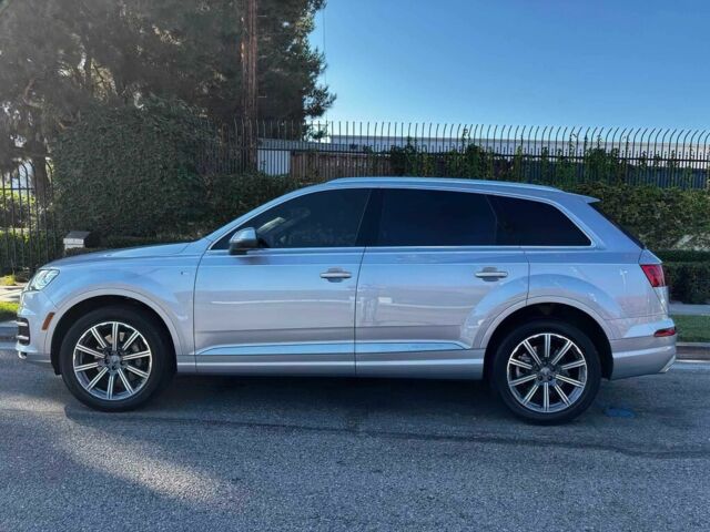 Ауді Ку 7 2019 у Житомирі на Automoto.ua Сірий Ауді Ку 7, об'ємом двигуна 3 л та пробігом 35 тис. км за 21500 $, фото 2 на Automoto.ua