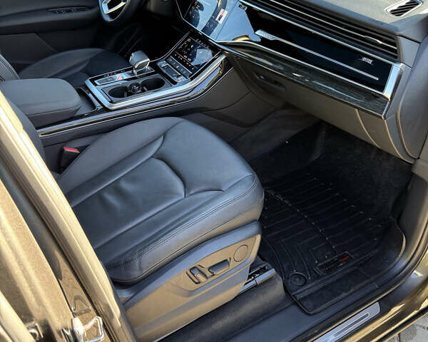 Сірий Ауді Ку 7, об'ємом двигуна 3 л та пробігом 126 тис. км за 39900 $, фото 7 на Automoto.ua