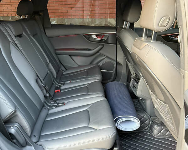 Сірий Ауді Ку 7, об'ємом двигуна 1.98 л та пробігом 75 тис. км за 51000 $, фото 8 на Automoto.ua
