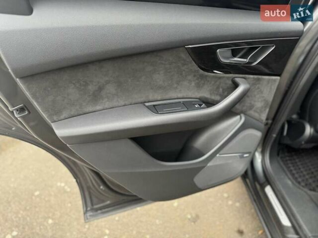 Серый Ауди Ку 7, объемом двигателя 3 л и пробегом 112 тыс. км за 65000 $, фото 20 на Automoto.ua