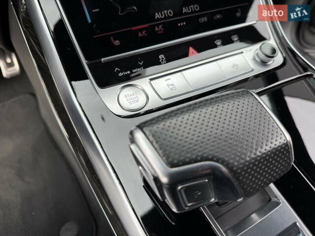 Серый Ауди Ку 7, объемом двигателя 3 л и пробегом 144 тыс. км за 57500 $, фото 74 на Automoto.ua