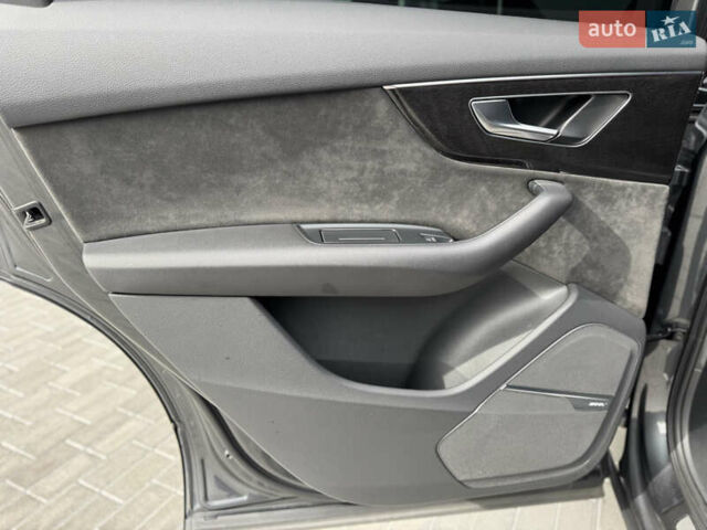 Серый Ауди Ку 7, объемом двигателя 3 л и пробегом 144 тыс. км за 57500 $, фото 56 на Automoto.ua